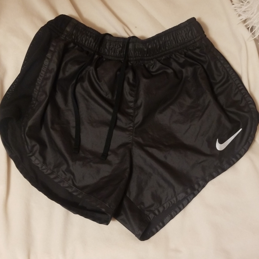 Nike shorts small - Picture 1 of 3